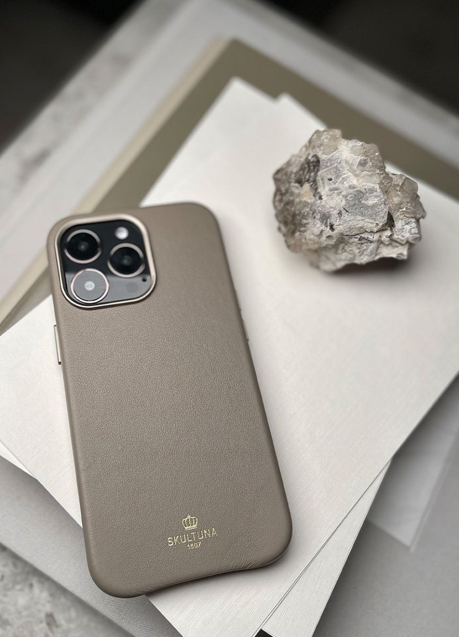 For Honom Skultuna 1607 | Skultuna X The Case Factory – Iphone Leather Case – Taupe